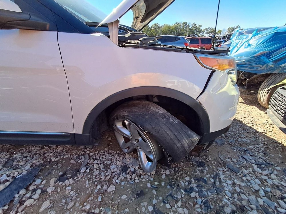 Info-GPS-TV Screen Front Display 8" Screen Fits 13-14 EXPLORER 2630288