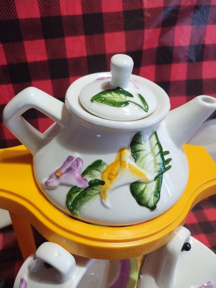 5 PCs. Tea Set Flowers Ceramic N B U