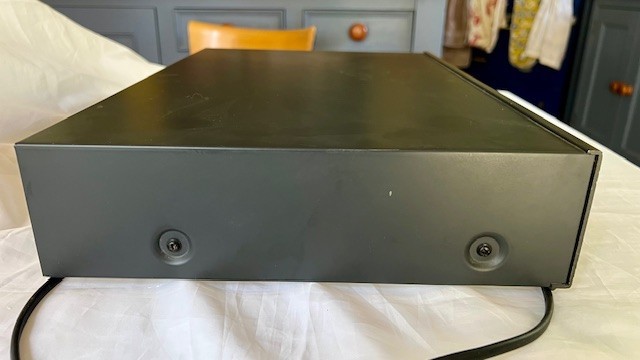 NAD 910 AV Surround Sound Processor INCLUDING REMOTE CONTROL and Manual