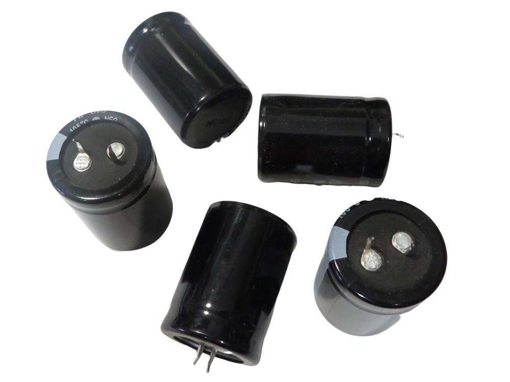 350V 470uF Electrolytic Capacitor (105°C, ±20%) x1
