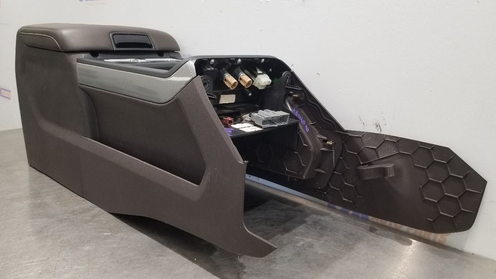 18 CHEVY SILVERADO 1500 FRONT CENTER FLOOR CONSOLE ASSEMBLY BROWN