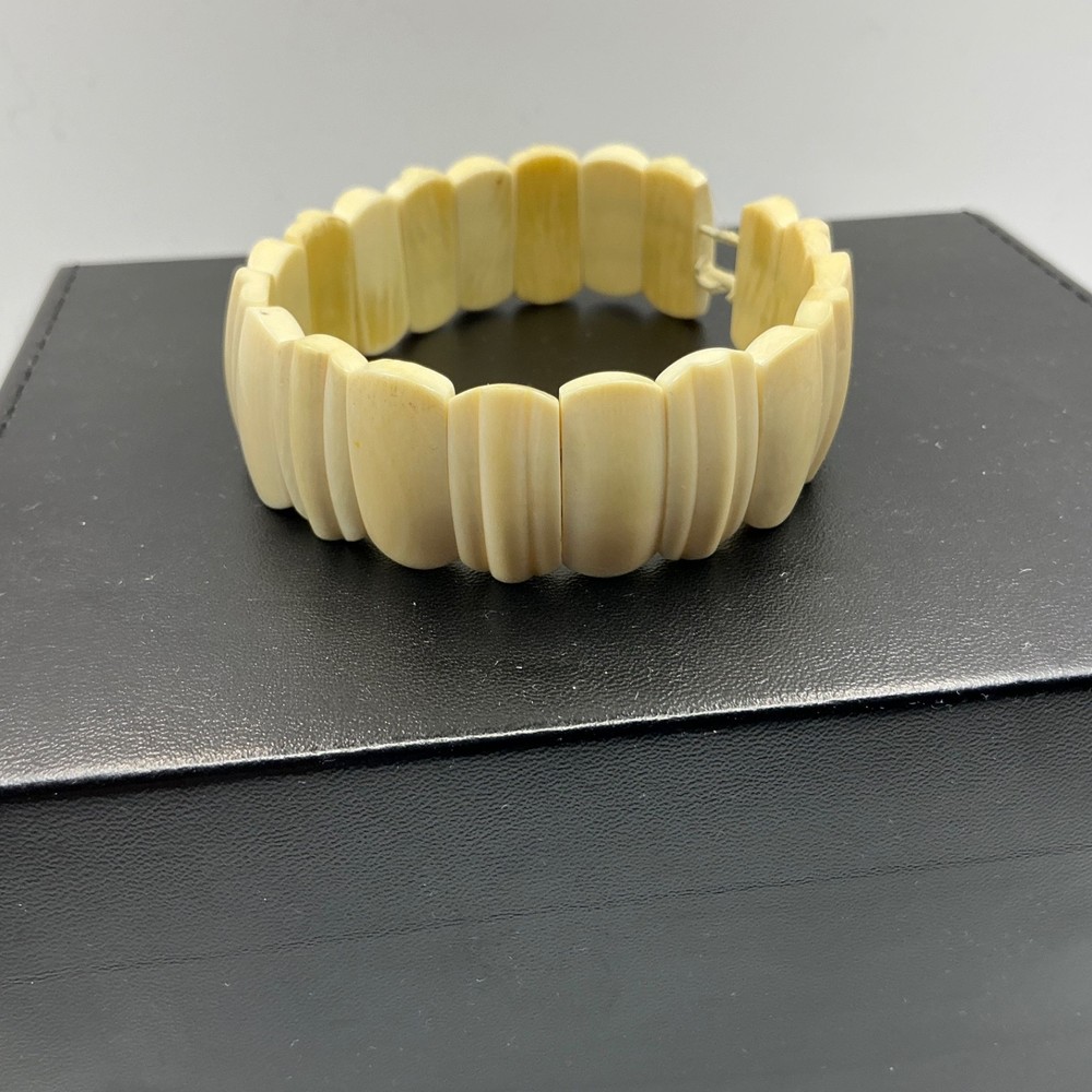 Vintage Bakelite Stretch Bracelet Cream Panel