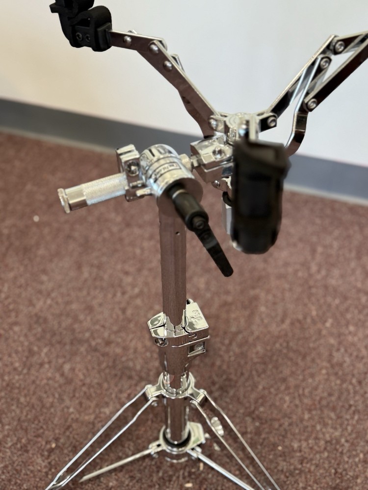 DW 9000 Series Drum Stand - Black/Silver (DWCP9399)