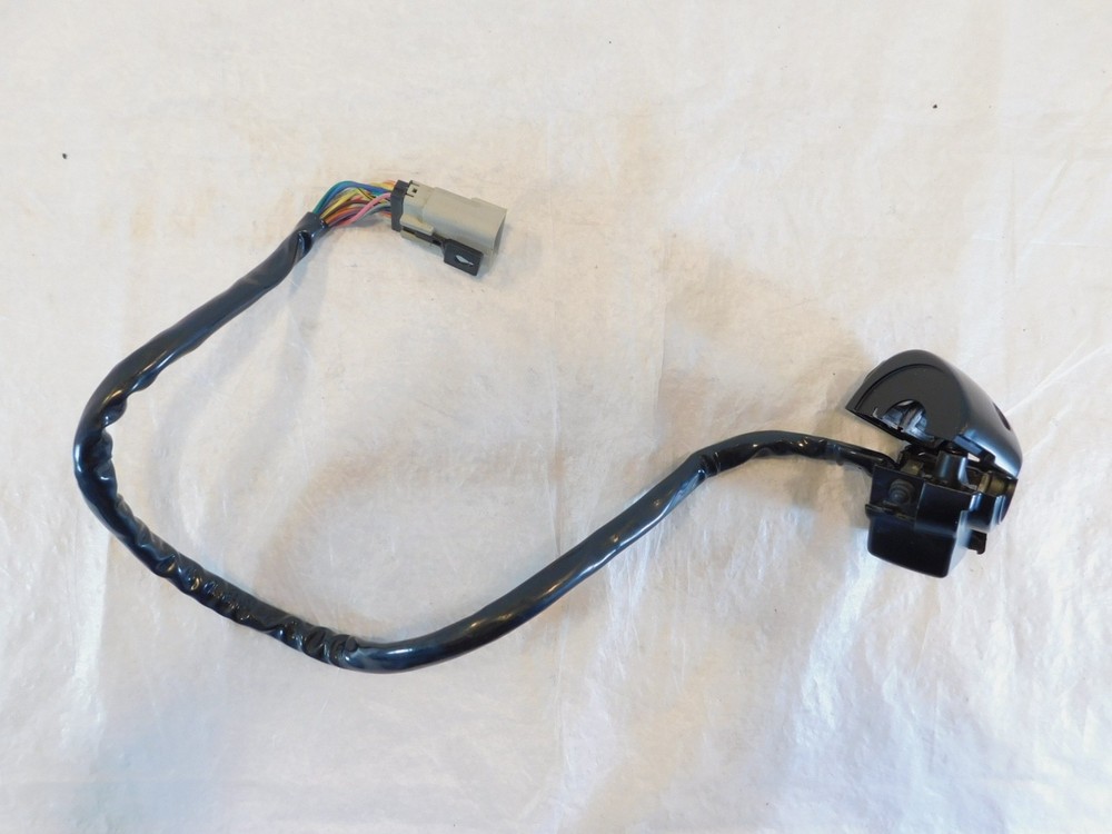 Harley Davidson Electra Glide Ultra Classic Left Handlebar Speaker Volume Switch