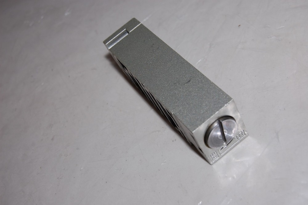 SMC NVVFS3000-20A-2 SPEED CONTROLLER