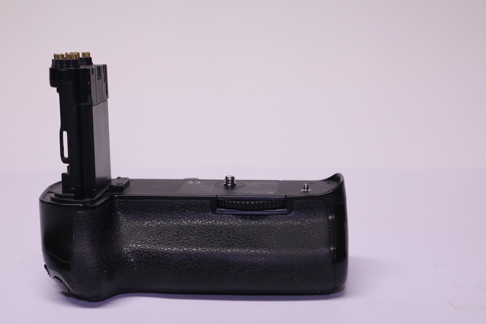 Battery Grip for Canon 7D Mark ll