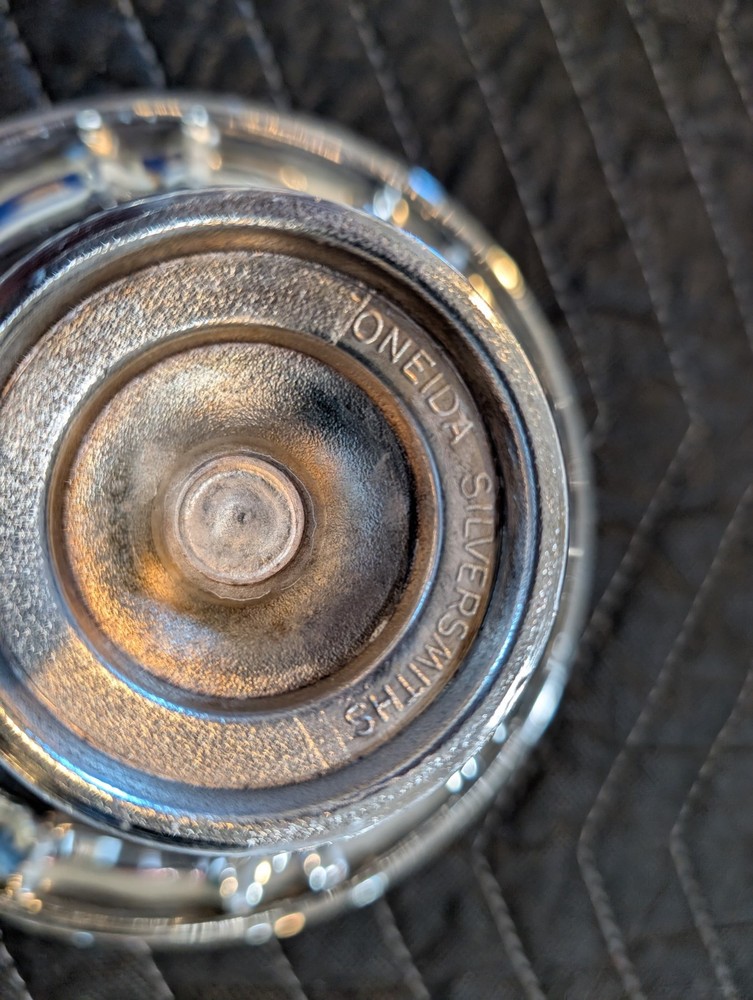 Vintage Oneida Silverplated Candy/Nut Dish