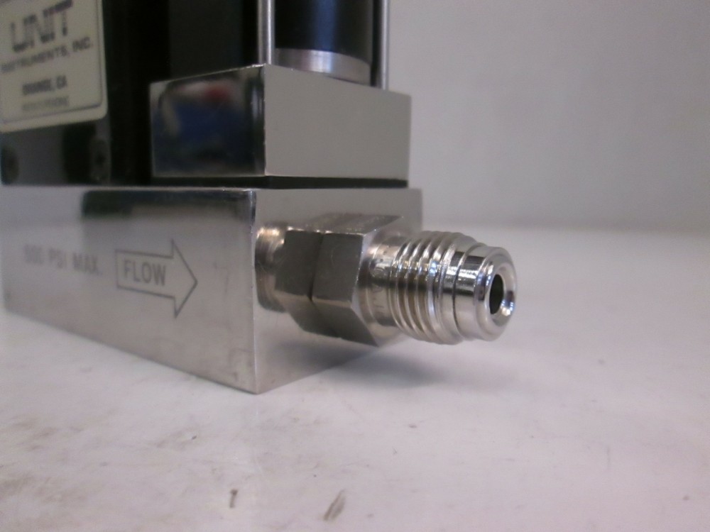 Unit UFC-1000 Mass Flow Controller MFC, O2, 50 SCCM