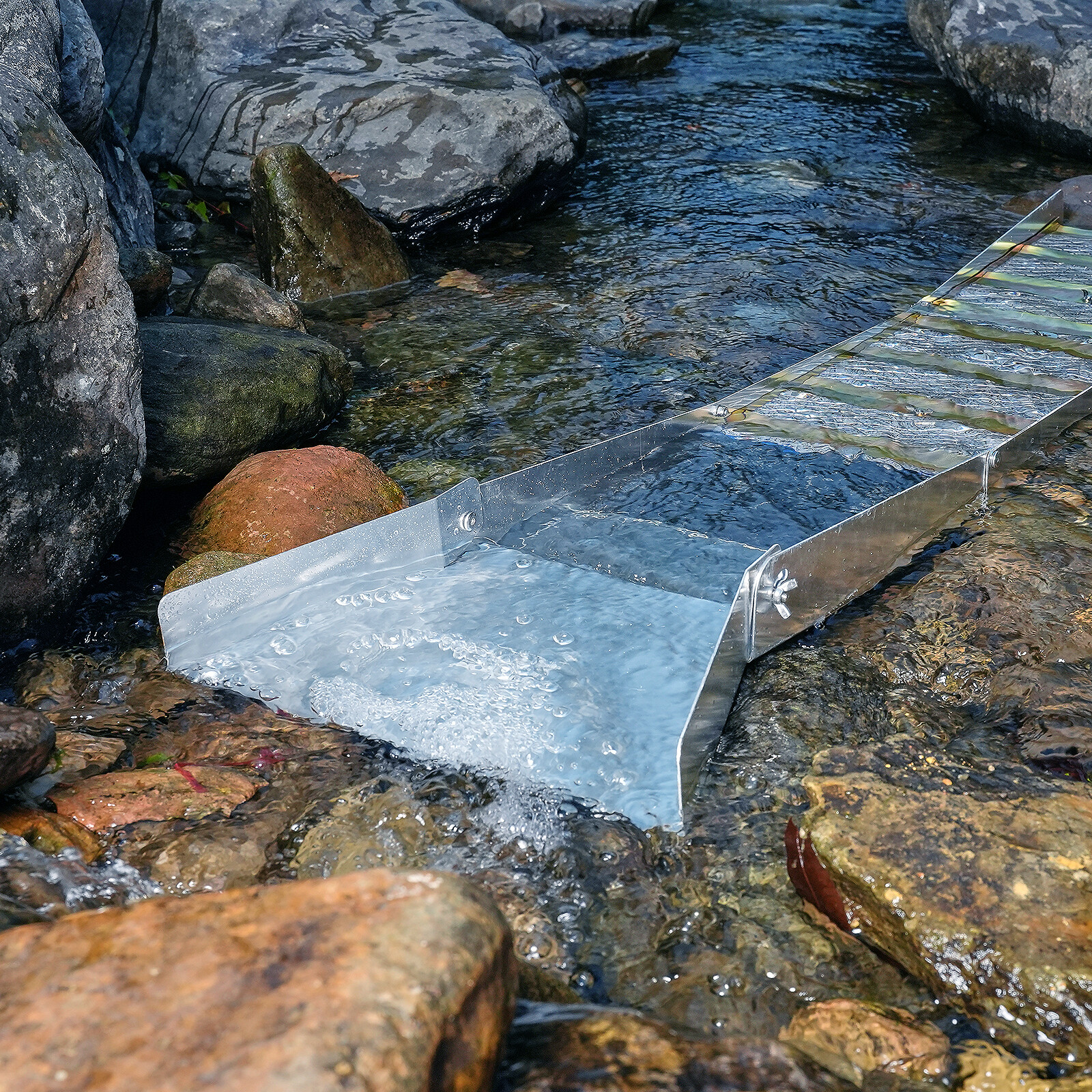 VEVOR Gold Panning Kit with 50" Aluminum Sluice Box, 23 PCS