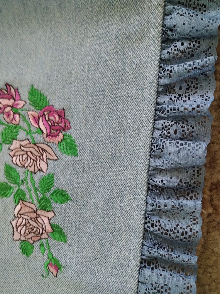 Denim Patchwork Quilt with ruffle 58 x 44 in.