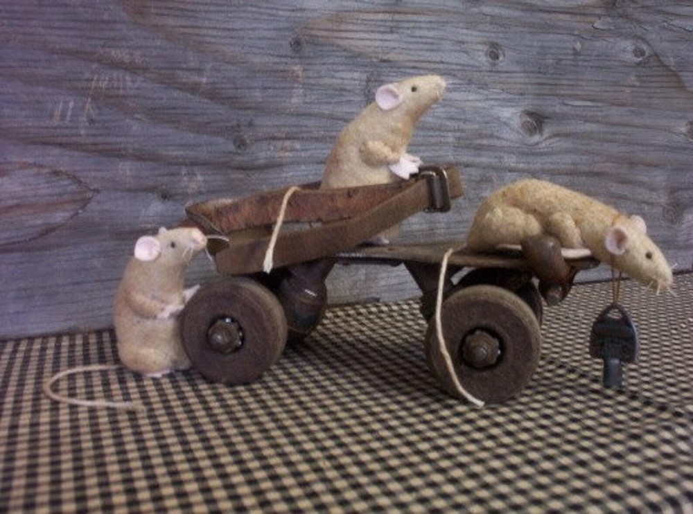 Primitive 3 Styles 4" Rustic Mouse Mice Paper Sewing Pattern Easy to Follow