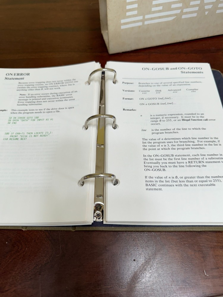IBM BASIC REFERENCE BOOK/BINDER 1984 3RD EDITION - COMPUTER / PC / LAPTOP