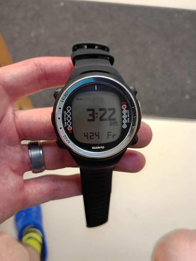 Suunto d4i dive computer with transmitter