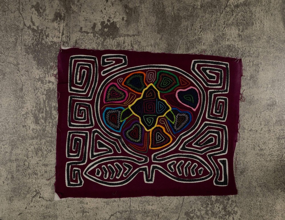 Classic Maroon Black And White Design Mola
