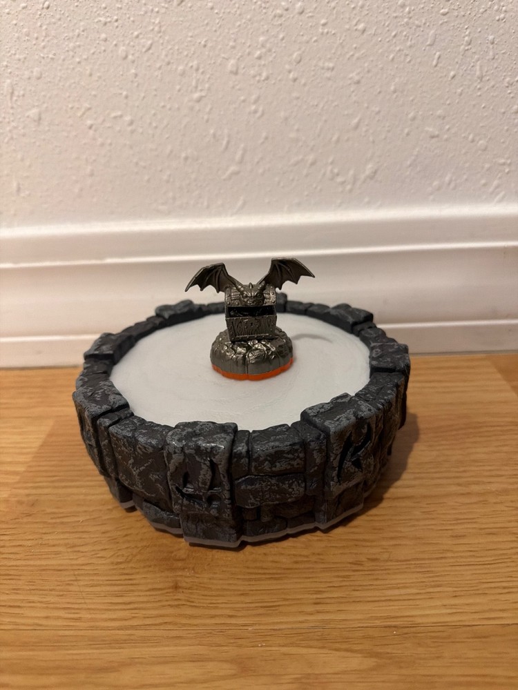 Skylanders Giant Figures | 14 pieces total | Read description