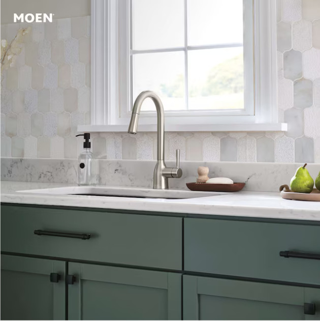 Moen Adler Pull-down Kitchen Faucet(Stainless, Single Handle, w/ Sprayer & Deck)
