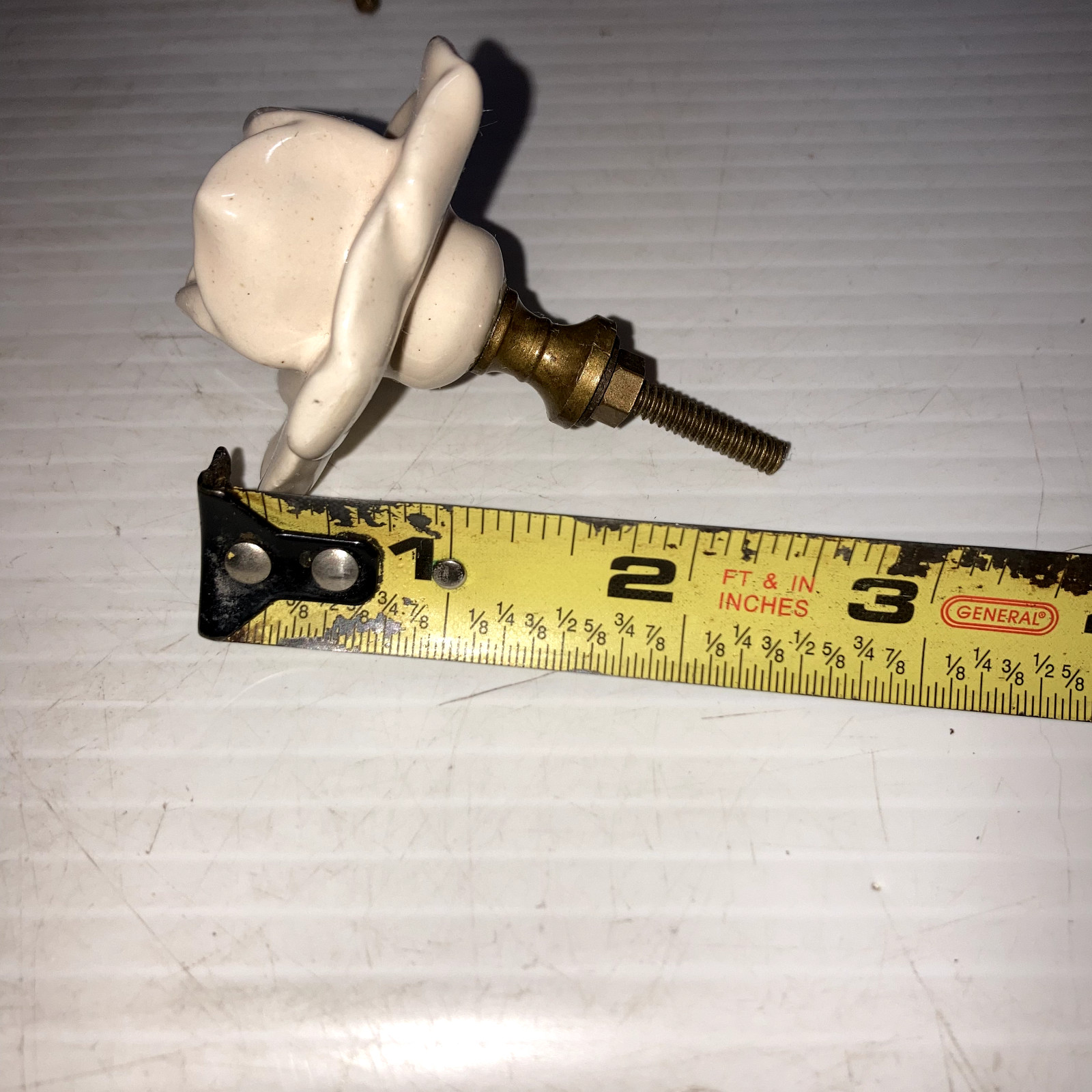 Ceramic Rose Shaped Drawer Pulls Knobs Set Of 8 Creme