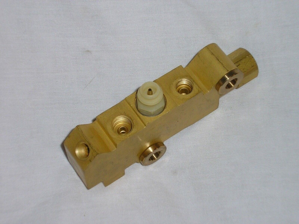 Master Cylinder Disc Disc Proportioning Valve + Lines & Bottom Mount Bracket Kit
