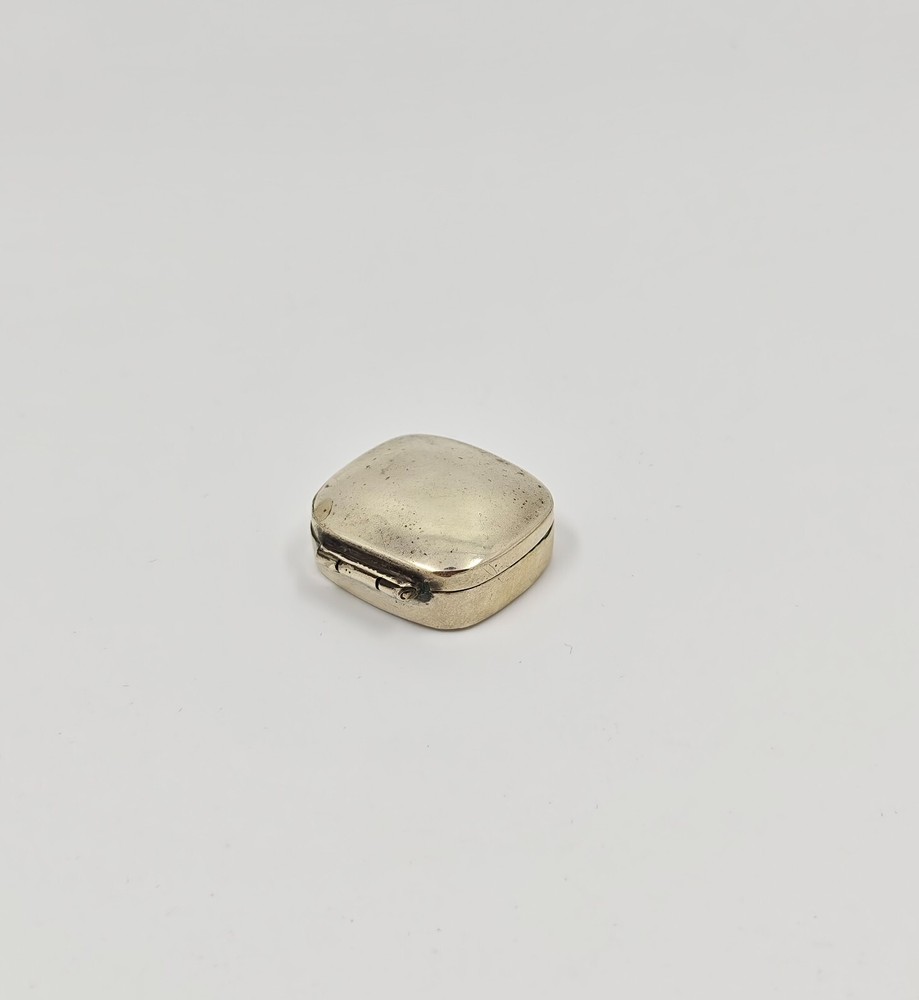 Sterling silver pill box smooth solid silver 925 small box