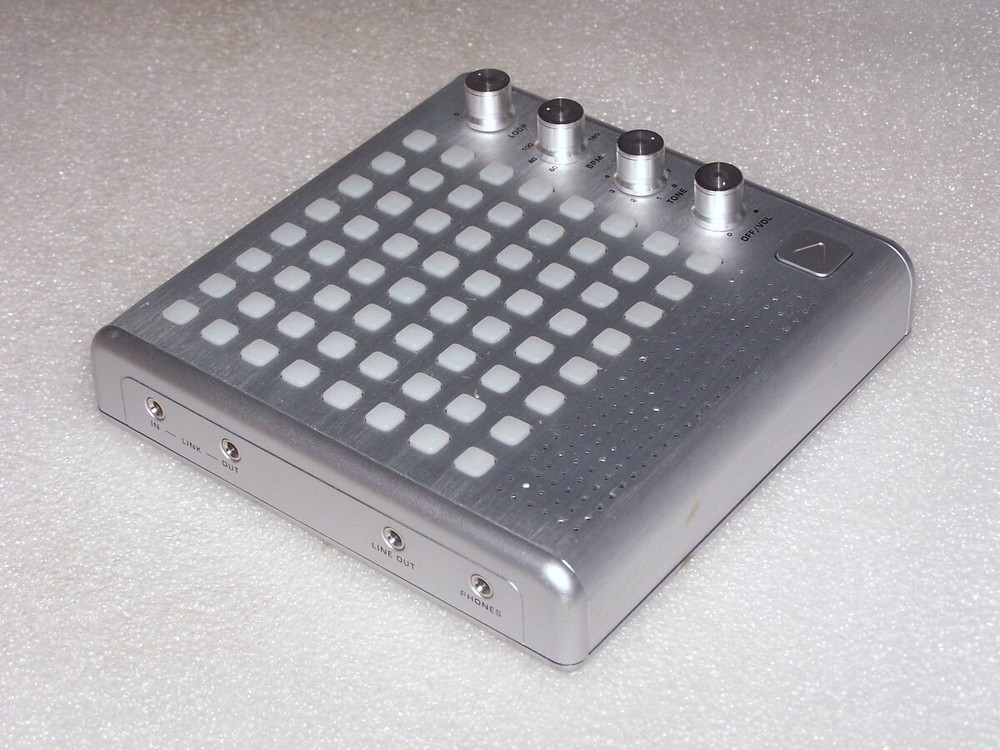 Thinkgeek Bliptronic 5000 Matrix Synthesizer Techno Beat Rhythm Machine