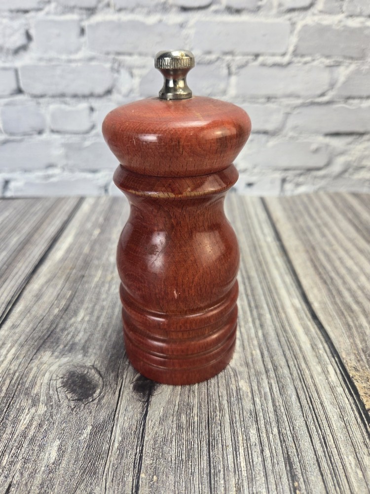 Mr Dudley Pepper Mill Grinder Red Wood Replacement Shaker