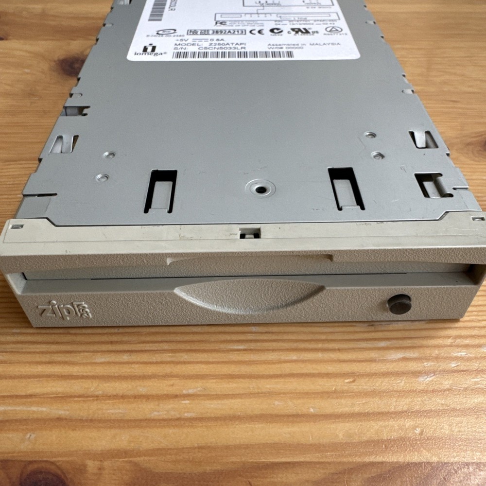 IOMEGA IDE ZIP250 DRIVE [Z250ATAPI]