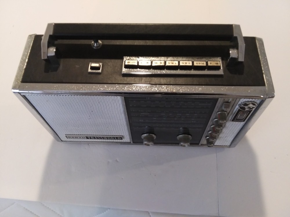 1968 Sanyo transworld model 18H-815