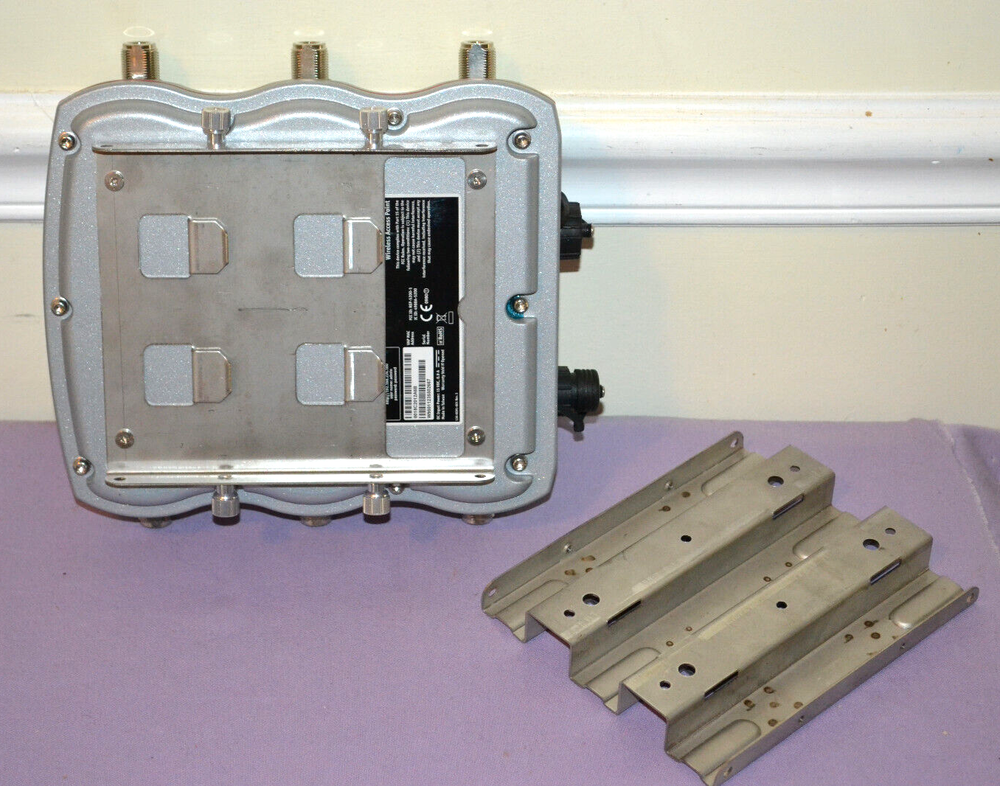 Firetide 5200 HotPoint Wireless Access Point With Bracket -- Excellent