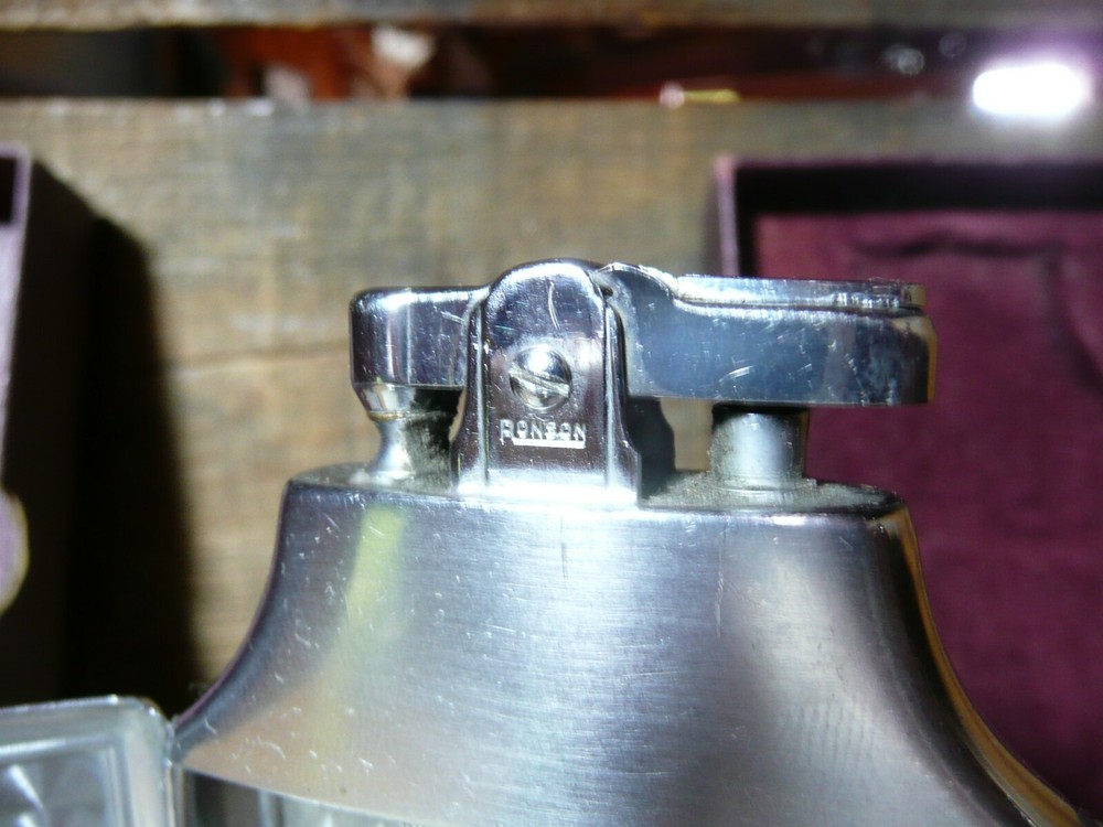 Vintage RONSON Mastercase Lighter with box