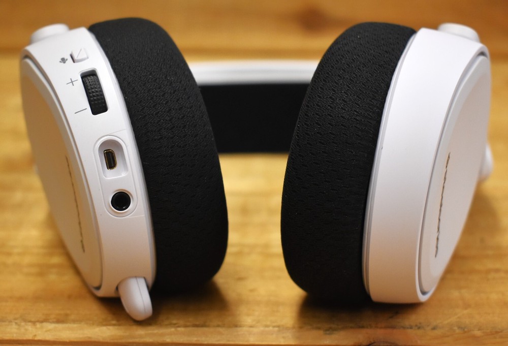 Steelseries Arctis 3 Console Wired High-Performance Gaming Headset White Chatmix