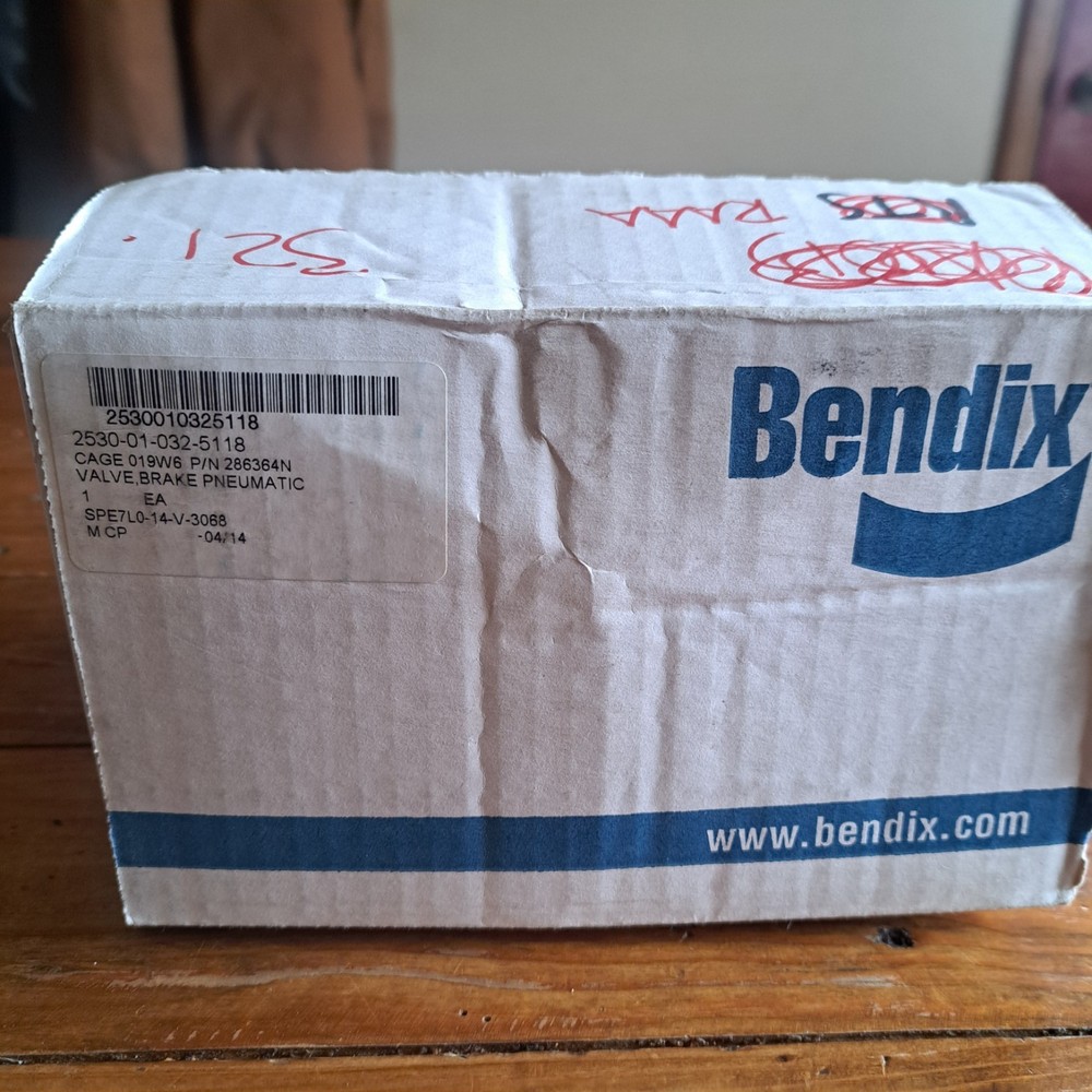 Bendix Pneumatic Brake Valve p/n 286364N