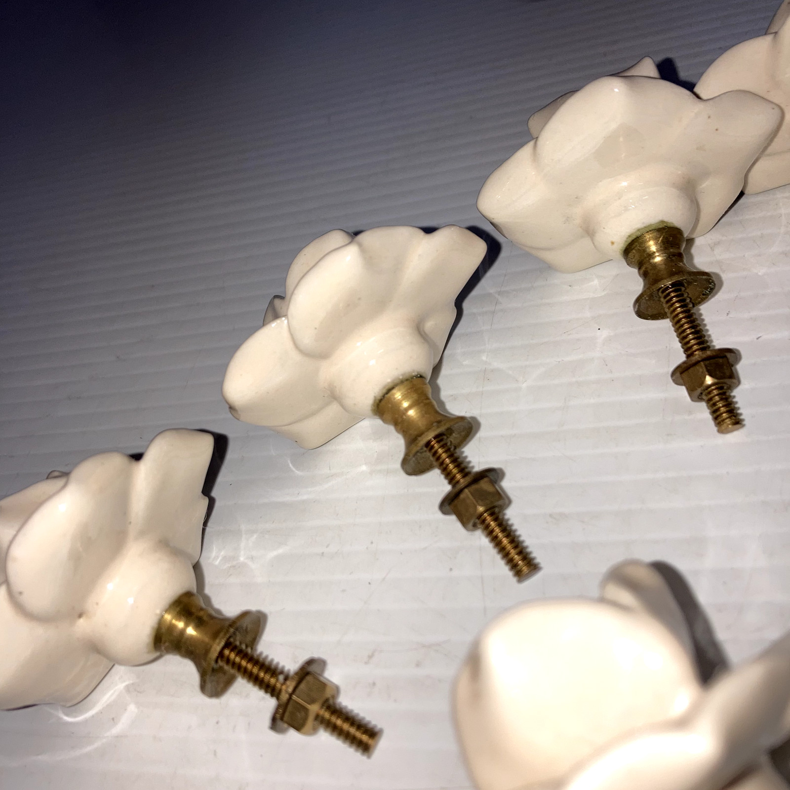 Ceramic Rose Shaped Drawer Pulls Knobs Set Of 8 Creme