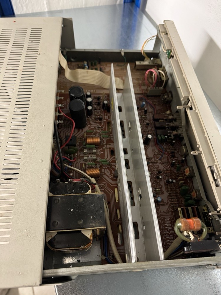 HITACHI STEREO AMPLIFIER model HA-2500