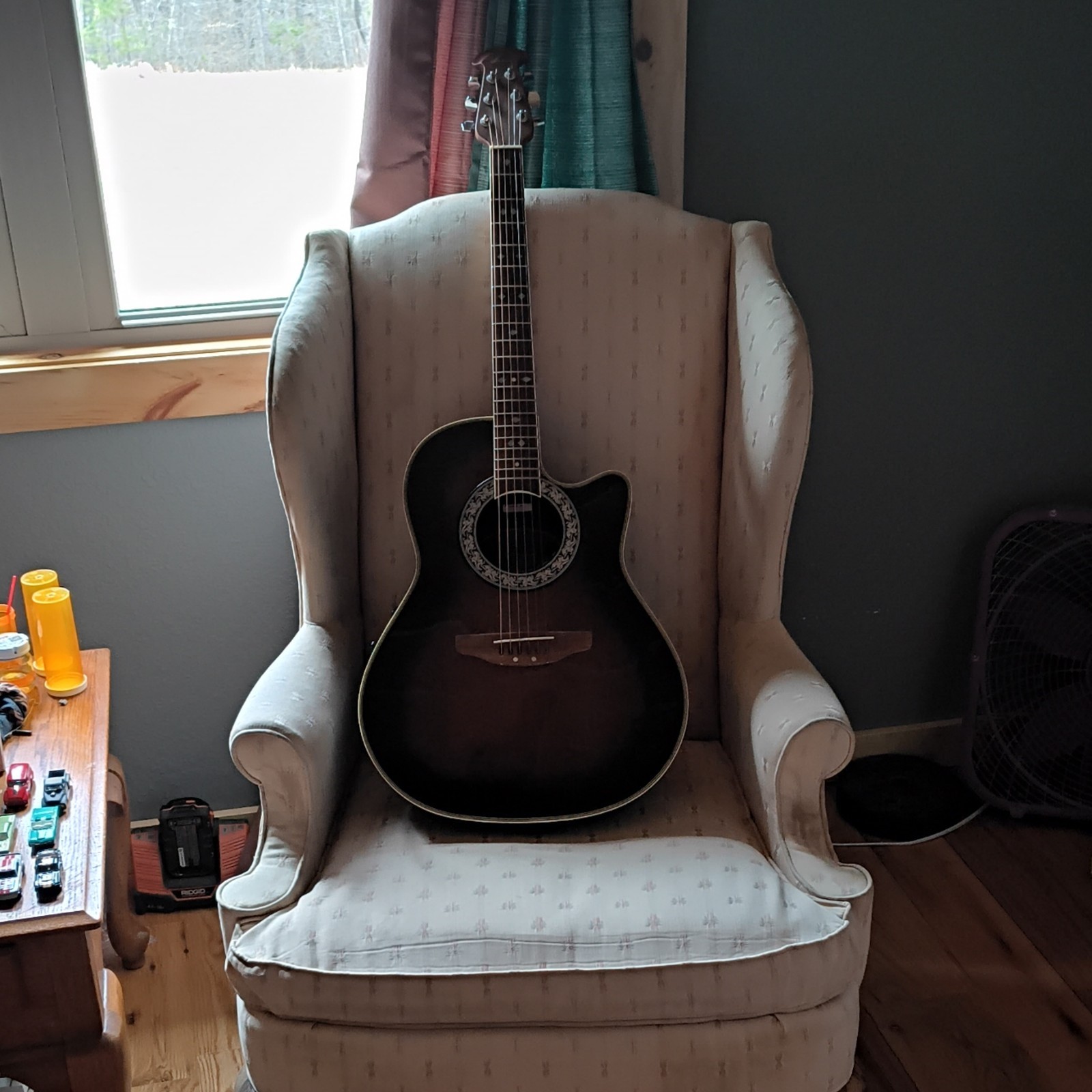 1987-94Ovation Celebrity CC68 Acoustic-Electric Guitar 6 String Cutaway Sunburst