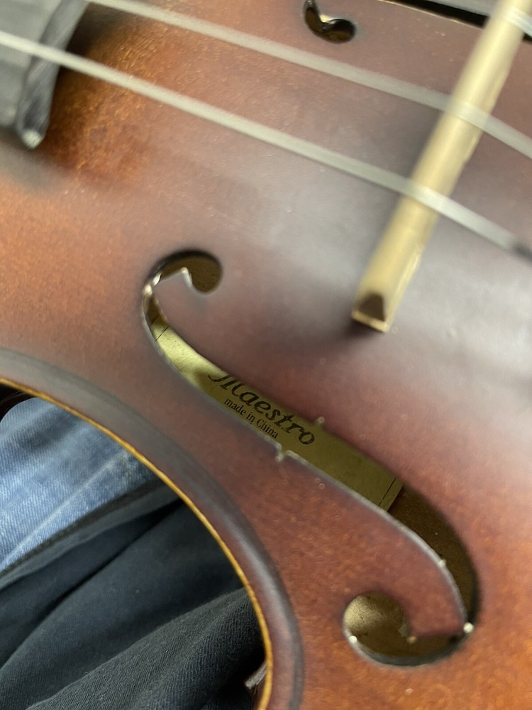Maestro MAVK 44 4/4 4-String Satin Violin With Case *Needs Bow*