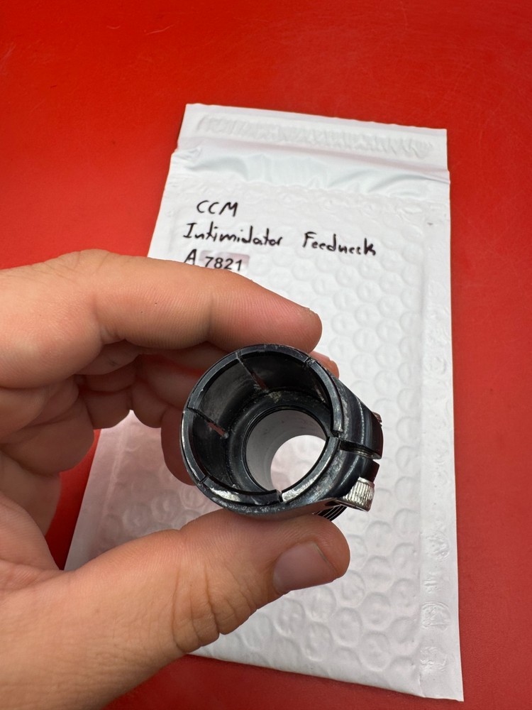 CCM Intimidator Feedneck