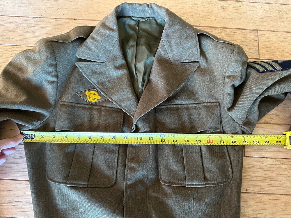 WWII Ike Jacket Honorable Discharge Patch Army Tech Patch