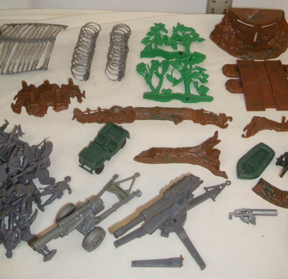 MARX BATTLEGROUND WWII PLAY SET 1960 BOXED SHARP!