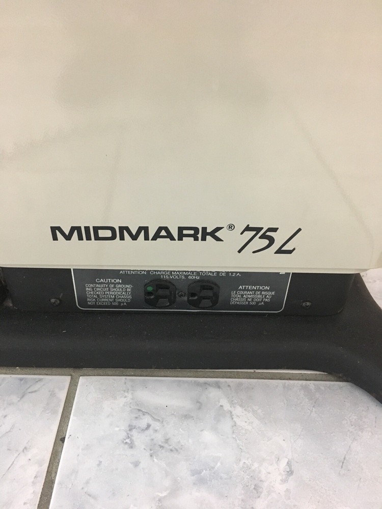 Midmark 75L Exam Chair pristine condition