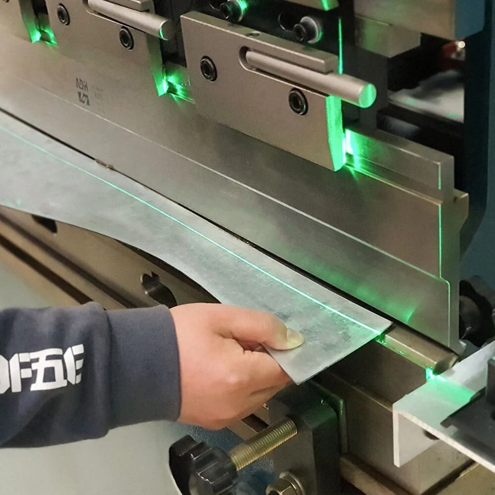 Alignment Device for Sheet Metal Bending Machine and Shearing Machine