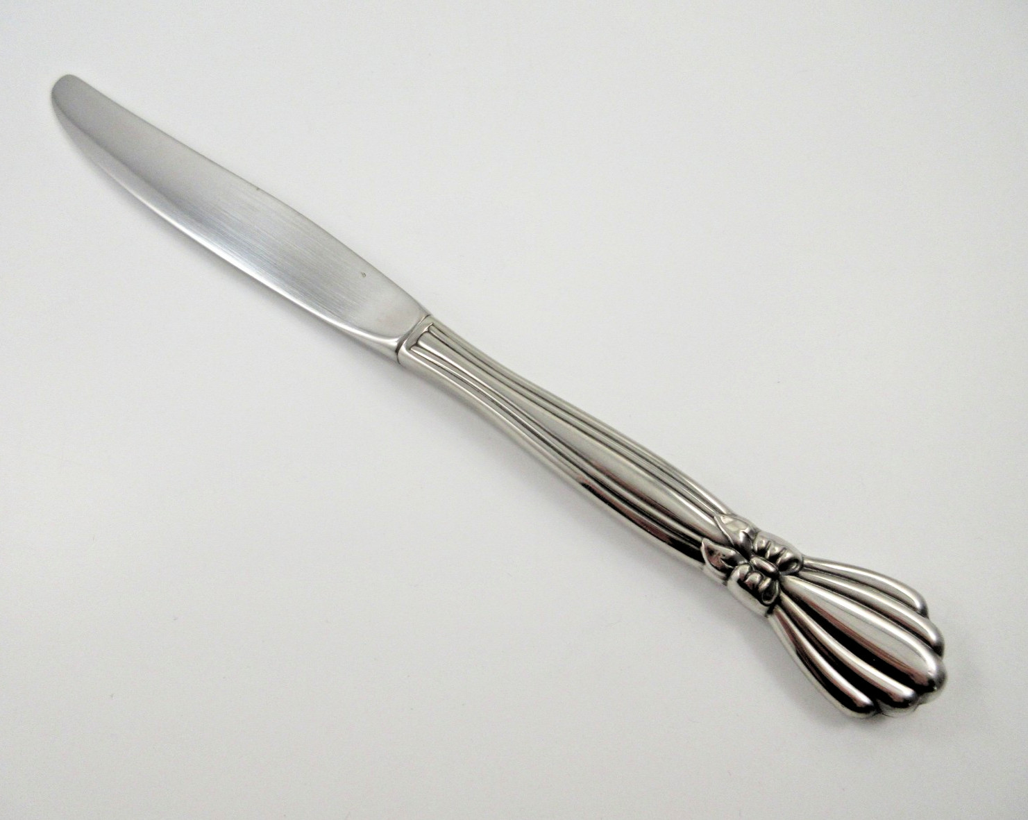 Oneida Deluxe ALEXIS Stainless Steel Glossy Flatware Your Choice of Pieces