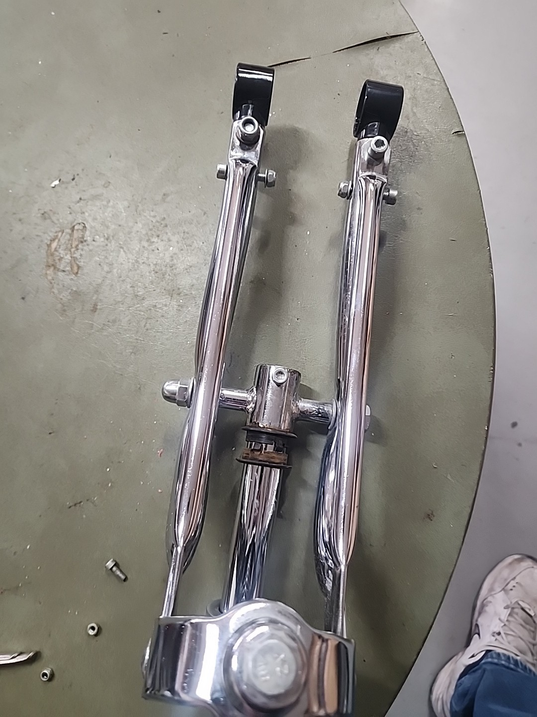 SCHWINN LIL STINGRAY TRICYCLE CHROME SPRINGER FRONT FORK HARD TO FIND NICE L$$K