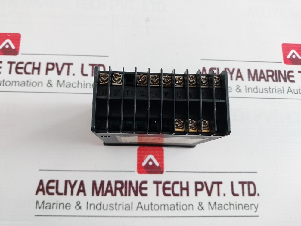 SAMWON ENG SD-94M RRRN Digital Temperature & Humidity Controller AC 100-240V