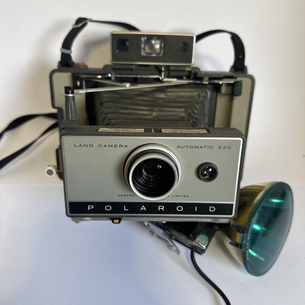 Vtg Polaroid Automatic 230 Land Camera with Attachments Flash Case Not-tested
