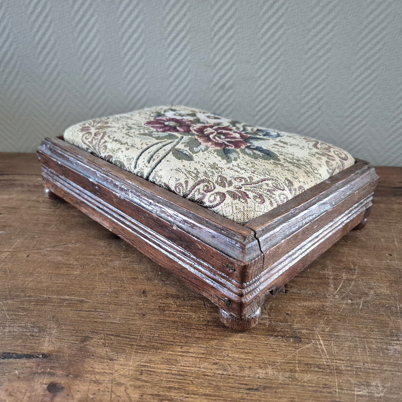 Vintage Footstool, Bed Staircase, Footrest, Pouf, Footlift, Sofa