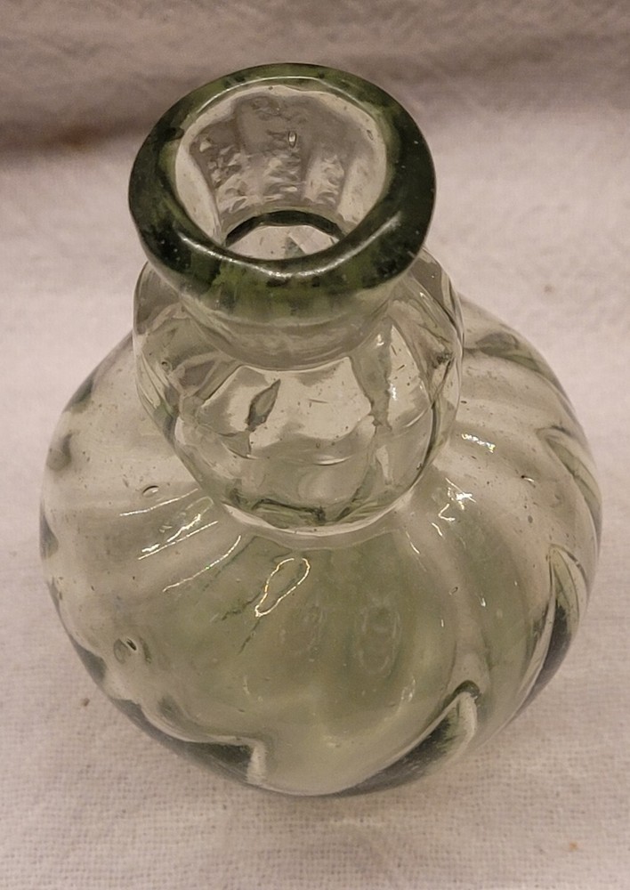 Nice Swirled Pontiled Light Green Small Bottle