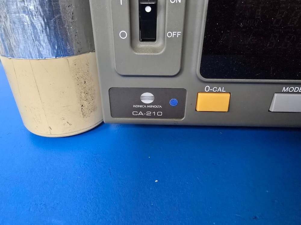 CA-210 KONICA MINOLTA Display Color Analyzer with probe