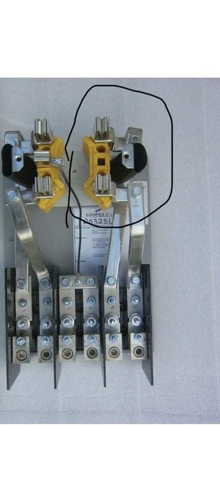 Cooper B-Line A block to replace the damaged one 200A 600V Meter Socket, New