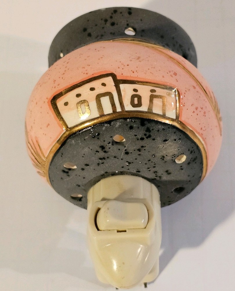CERAMIC NIGHT LIGHT - 4 WATT MAXIMUM -