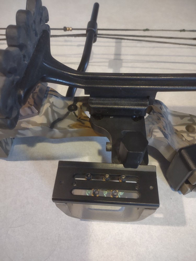 Camouflage Compound Bow 70 Lb.29 String.2901cable Tune.95.5string Length.